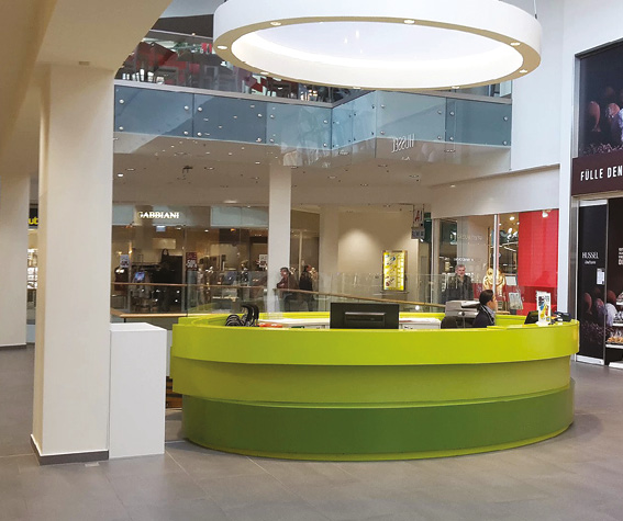 TV stúdió-híradós pult